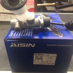 VDJ76 78 & 79  CLUTCH MASTER & SLAVE CYLINDER LANDCRUISER