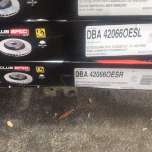 DBA42066SLOTTED HSV VF FRONT SLOTTED ROTORS WITH RED CALIPER