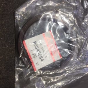 MD343564 ML TRITON 2.5 LITRE 4D56 REAR MAIN SEAL