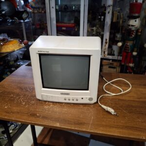 TV Portátil Antiga
