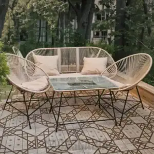 Pack Sunny avec 2 chaises et canapé Acapulco, table carrée en verre et matelas imperméables offerts, mobilier design pour terrasse ou salon.