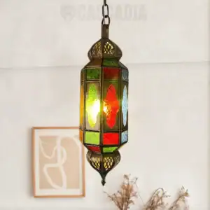 Lustre Amade en laiton, plafonnier marocain fait main, design moderne et traditionnel, motifs nid d’abeille, élégant et résistant.