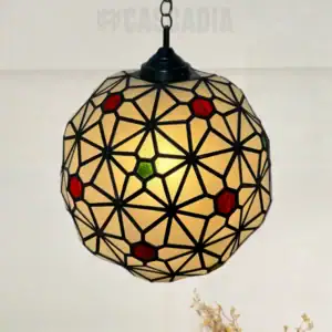 Lustre Globe en cuivre et verre coloré fait main, luminaire artisanal élégant pour salon ou chambre