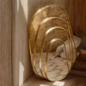 Alternative view of Miroir Trapèze