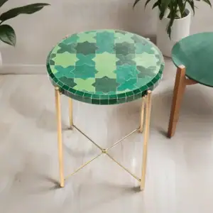 Table d’appoint en zellige vert et acier doré faite main à Marrakech