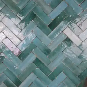 Bejmate marocain sur mesure, façonné à la main dans les ateliers de Fès, adapté aux projets modernes ou traditionnels