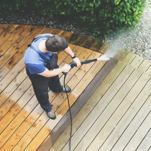 Pressure washing wood deck London Ontario