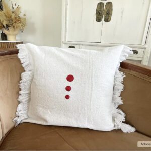 housse de coussin brodée main artisanale