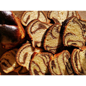 felii de cozonac cu nuca cu aluat oparit