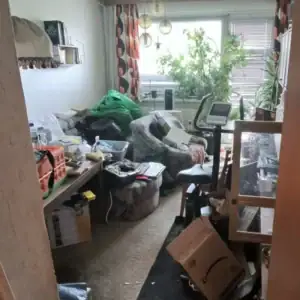 Wohnungsauflösung in Weimar – Wohnung mit Möbeln und Hausrat vor der Auflösung, durchgeführt von Entrümpelungspartner Thüringen