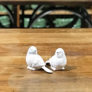 Pássaro de mesa ferro branco