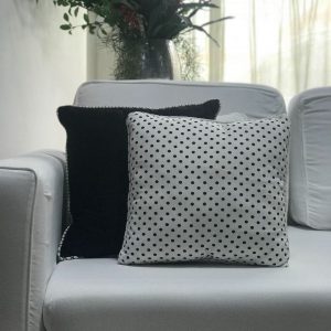 Almofada algodão poá preto