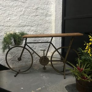 Aparador bicicleta ferro