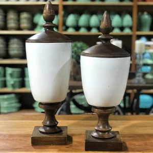 pote com tampa ceramica e madeira