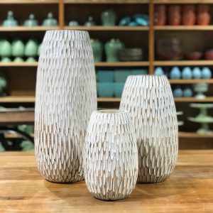 Vaso madeira entalhado branco