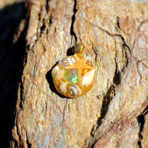 médaillon "Soleil" - bijoux galatée merveilles - médaillon de sirène - pendentif de sirène - bijoux de sirène - flacon de sirène - bijoux de coquillage - bijoux fantaisies - colliers de sirène