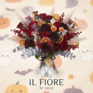 Bouquet Autunnale di Halloween con Rose, Dolcetti e Decorazioni