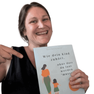 Goni Boller mit ihrem Buch - Familiensprache