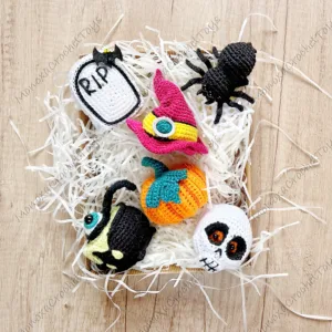 Halloween set of easy crochet patterns by Monoxatoys