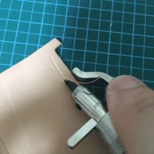 ステッチンググルーバー