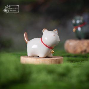 An Chuông - Mèo gốm lười đeo chuông leng keng may mắn