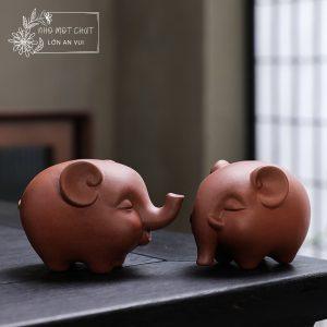 An Thổ - Cặp Voi gốm sành đỏ gắn kết và vững chãi