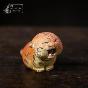An Uy - chú hổ gốm tử sa nhỏ mang sức mạnh dịu dàng