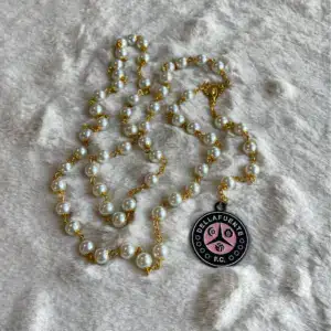 DELLAFUENTE BLANCO Y DORADO