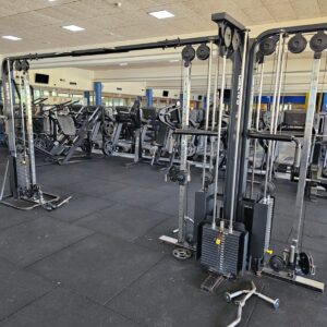 Multipower Salter incluida en el lote completo de maquinaria de gimnasio.