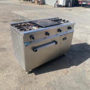 Plancha central de cocina industrial de gas con horno y plancha Tinto Equipaments