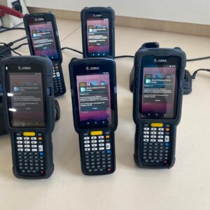 Lote de terminales Zebra MC3300 / MC330M con lectores 2D, baterías y cargadores