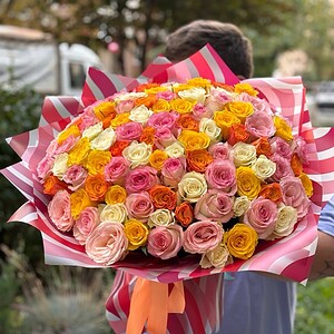 Акция 101 роза ассорти