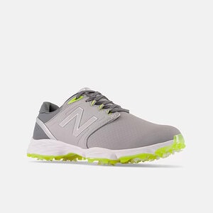 zapato new balance Striker V3 Gris