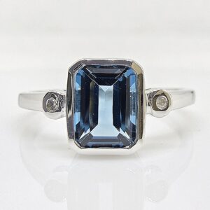 10k 1.3ct London Blue Topaz RIng
