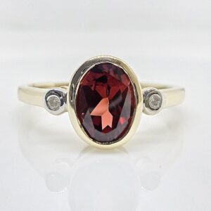 10k .95ct Garnet Ring