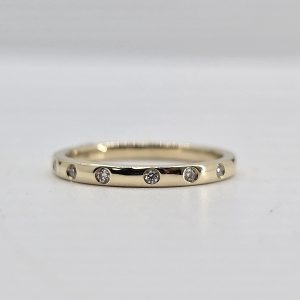 14k Flush Diamond Band