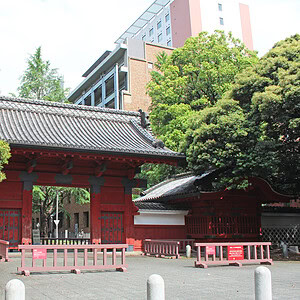 Gate in the University of Tokyo