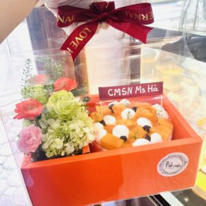 Set Quà Tặng Bánh Kem Và Hoa Tươi the cati cake hà nội
