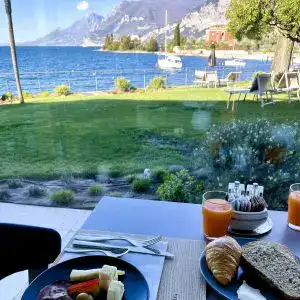 Frühstück mit Seeblick Val di Sogno Gardasee Malcesine