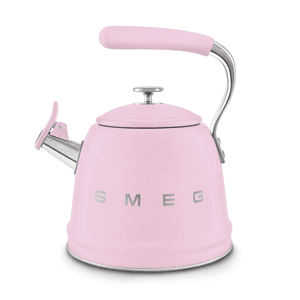Розовый чайник SMEG