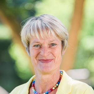 Viola Naust-Schulz - Facet5 Germany