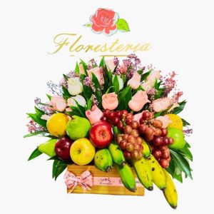 Arreglo-Frutal-con-Rosas-y-Frutas-Tropicales Arreglo Floral Frutal
