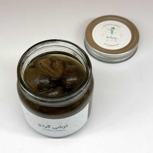 ترشی گردوی محلی پیله، یک چاشنی خوشمزه کنار بشقاب شما