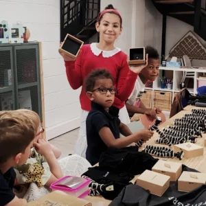 atelier avec enfants de création de sténopé