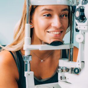 eye test at opticians in chigwell, opticians in dunmow