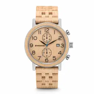 Montre Zwood® en bois de cerisier et acier inoxydable avec bracelet en cerisier sur fond blanc