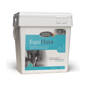 Seau de Horse Master EquiFlora 500 g, poudre prébiotique et probiotique pour la flore digestive du cheval