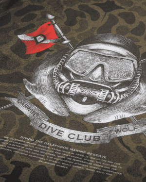 CAMISETA CON CAPUCHA DE PROTECCIÓN SOLAR MANGA LARGA CAMO