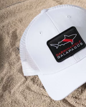 GORRA CAMIONERA PARCHE TIBURON DW BLANCO