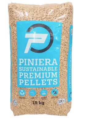 Zak van 15 kg Piniera Sustainable Premium Pellets met blauw etiket, hoogwaardige duurzame houtpellets gecertificeerd volgens ENplus A1 en DINplus normen.